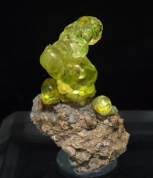 Opal (variety hyalite).