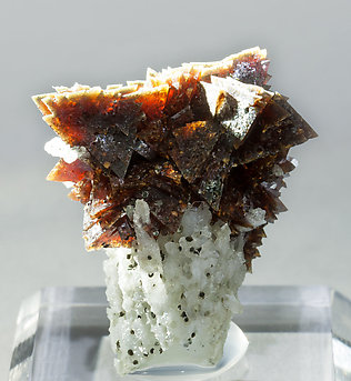 Helvine-Genthelvite with Quartz. Light behind