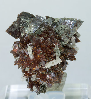 Helvine-Genthelvite with Quartz. Rear