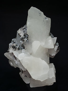 Jacobsite with Calcite and Andradite.