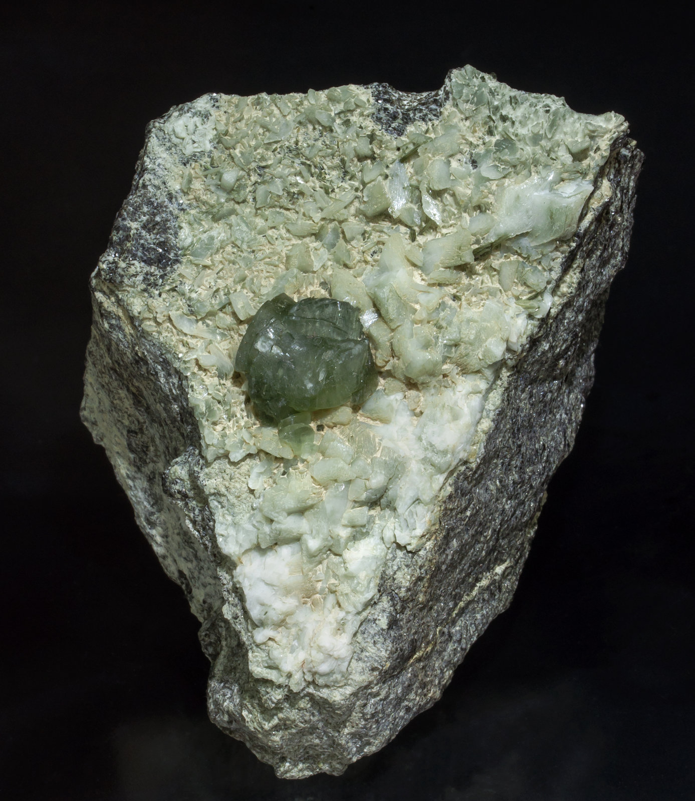 specimens/s_imagesZ9/Prehnite-EQ76Z9s.jpg