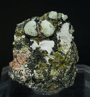 Scheelite with Wollastonite, Epidote and Amphibole.